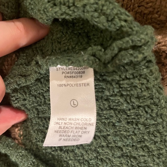 Evolution by Cyrus Colorblock Pullover Sweater - Picture 4 of 4